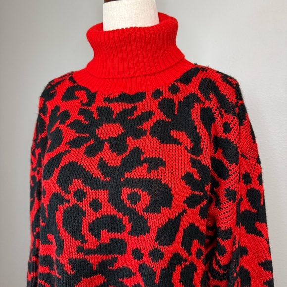 Vintage In Design Red & Black Abstract Turtleneck Sweater | Size S - Picture 2 of 6